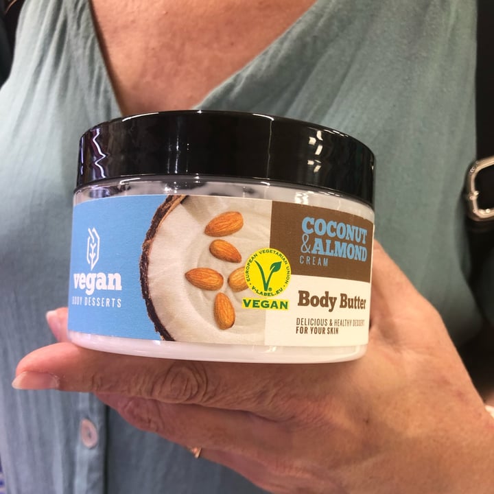 photo of Vegan hair Desserts Coconut & Almond Cream shared by @pau23m on  26 Sep 2021 - review
