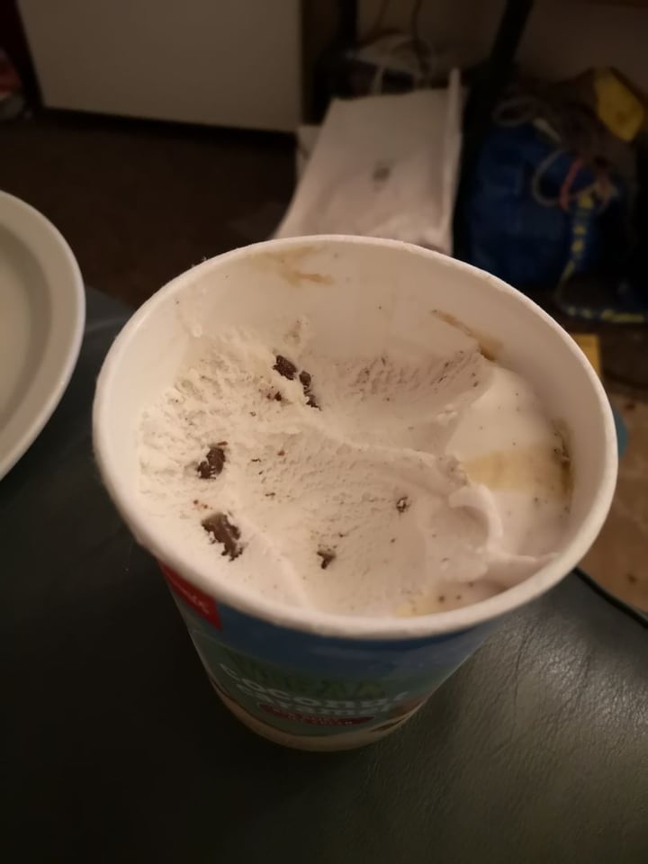 photo of Gianni's Coconut Caramel Ice Cream shared by @kikideestruction on  25 Jan 2020 - review