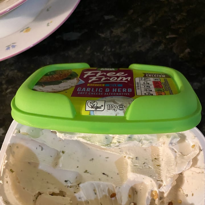 photo of Asda Free From Soft cheese shared by @christinexxx on  05 Jan 2022 - review