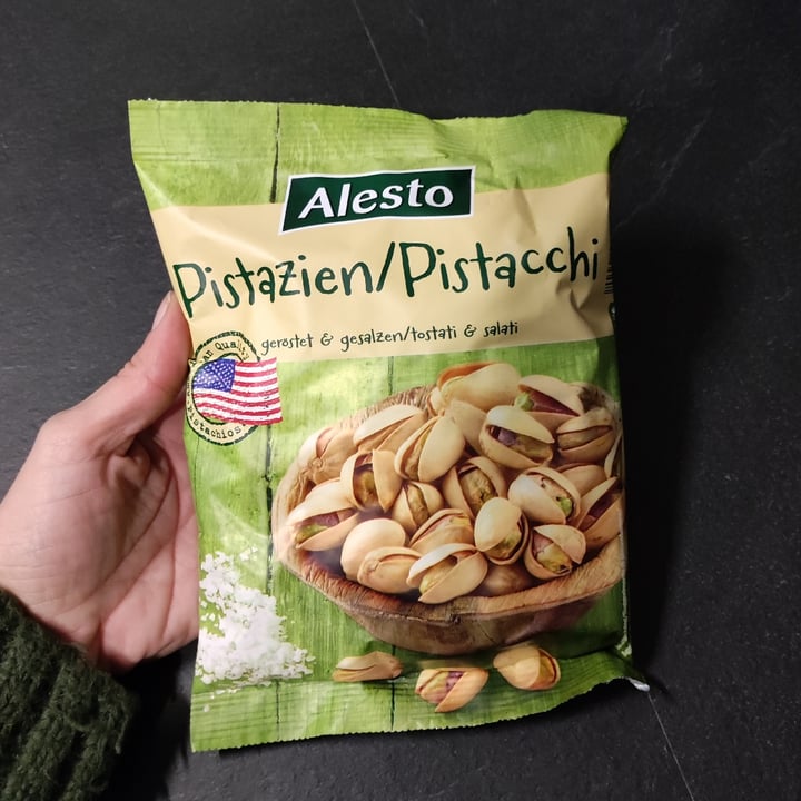 review photo of Alesto Californian pistachios shared by @saraferri on 14 Dec 2021 - review