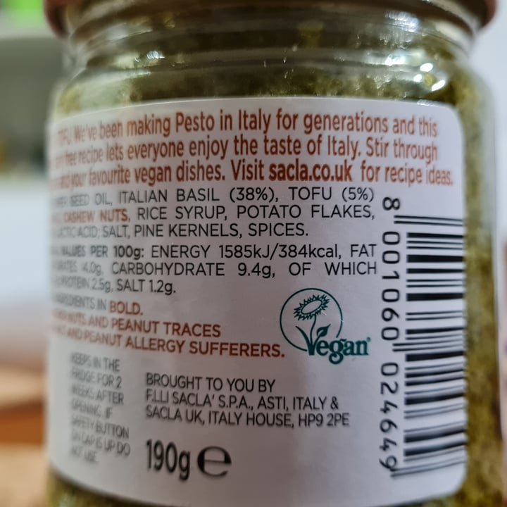 photo of Sacla' Vegan Basil Pesto shared by @puipeegs on  29 Apr 2021 - review