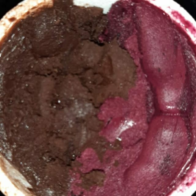 Photo of the dish “Helado De Mil Hojas De Choco Y Menta Y Patagonia Mía”