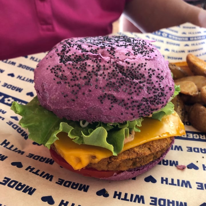 photo of Flower Burger Cheesy Cecio shared by @erika00 on  20 Sep 2020 - review