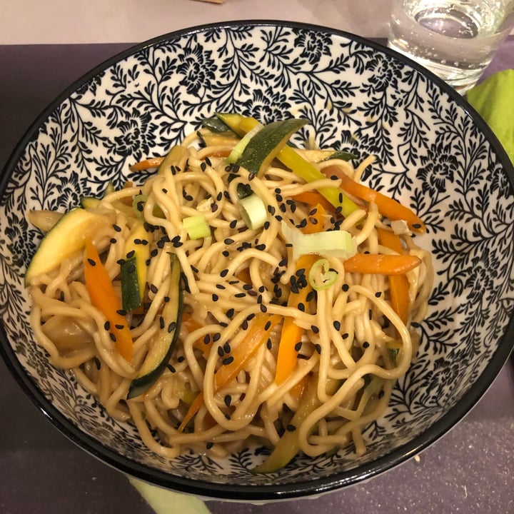 photo of Sesamo Nero Noodles Alla Orientale Con Verdure shared by @karlelios on  27 Sep 2021 - review