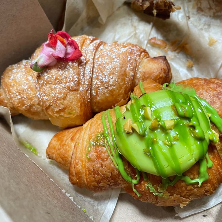 photo of Chaumont Vegan green matcha croissant shared by @plantcircles on  17 Oct 2022 - review