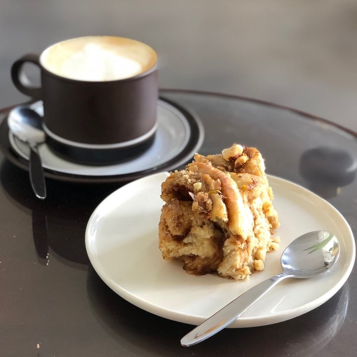 review photo of BIG sister Café Cinnamon Roll shared by @anasha on 11 Sep 2022 - review