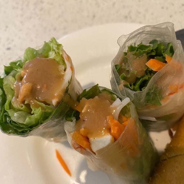 photo of Loving Hut Fresh Spring Rolls shared by @monicaffac on  08 Mar 2022 - review