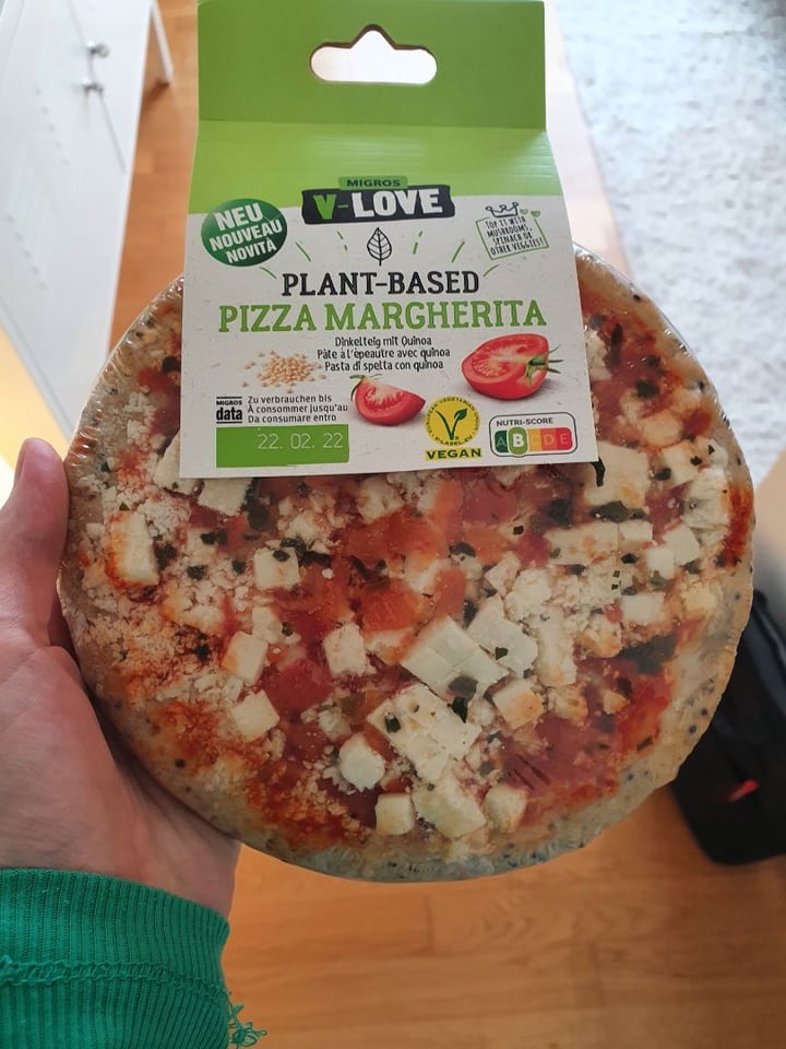 photo of Migros V-Love Pizza Margherita shared by @stefie on  21 Feb 2022 - review