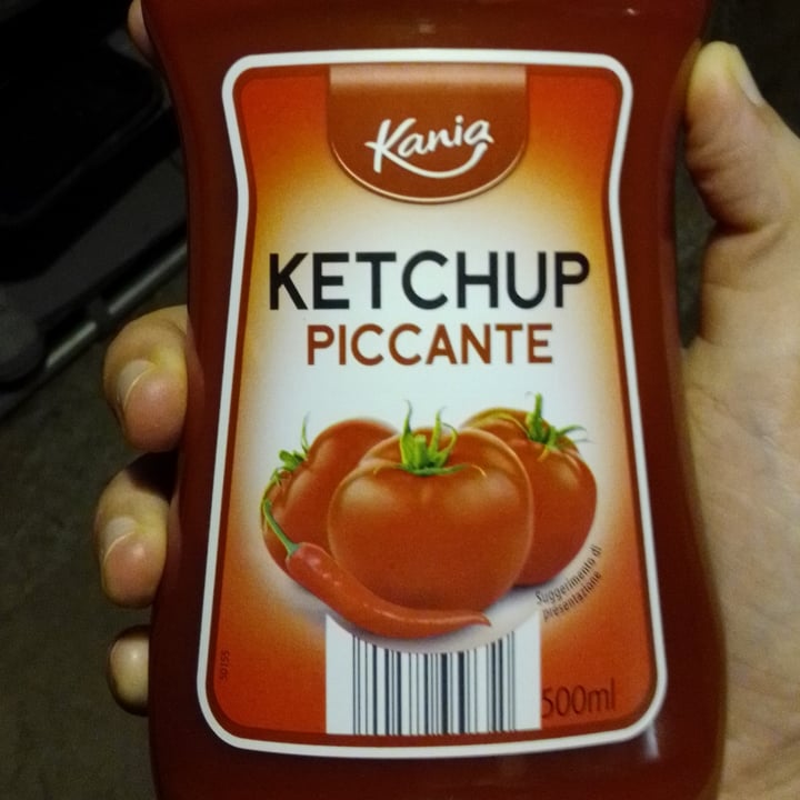 photo of Kania Ketchup Piccante shared by @vegatta on  22 Apr 2022 - review