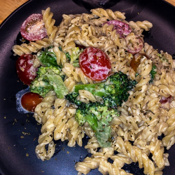 photo of Simply Good Food Vegan Alfredo Pasta shared by @arxuann on  12 Sep 2020 - review
