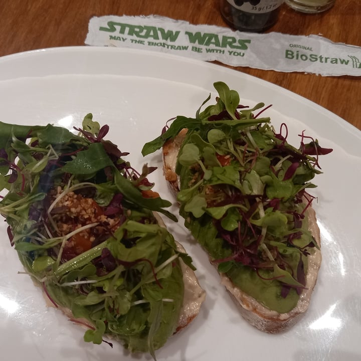 photo of Salvation Cafe avo and hummus toast shared by @chloewho on  15 Dec 2022 - review