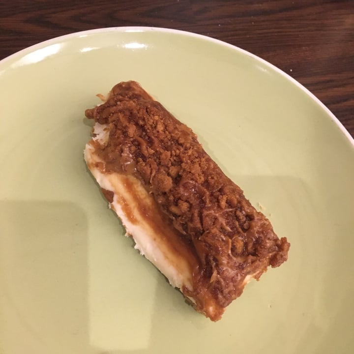 review photo of Steampuss Cat Lounge Vegan Biscoff Cheesecake shared by @alicekatyc on 28 Oct 2020 - review
