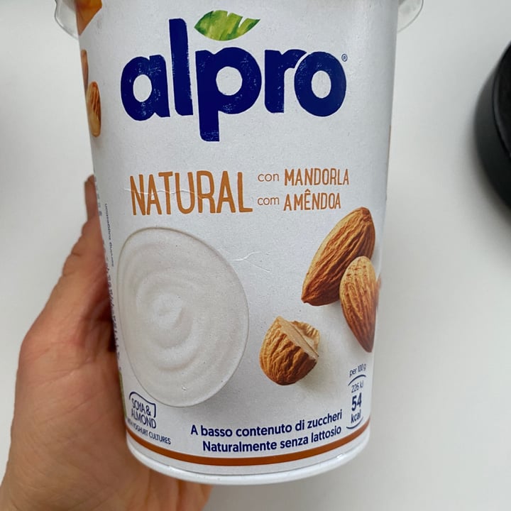 review photo of Alpro Yogurt Natural con Mandorla/Amande shared by @nikila on 30 Mar 2022 - review