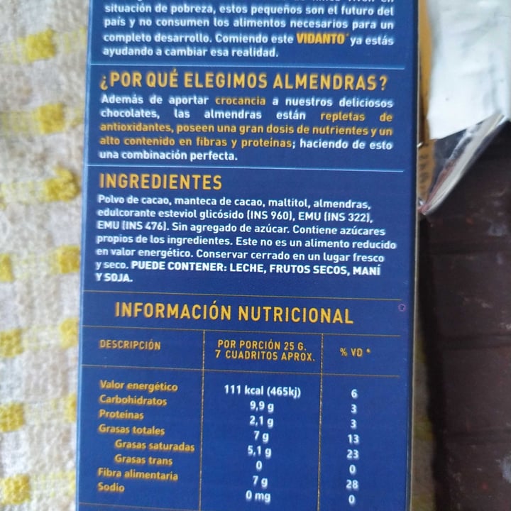 photo of Vidanto Chocolate 55% Cacao Ecuatoriano Con Almendras sin Azúcar shared by @medl on  03 Jun 2022 - review