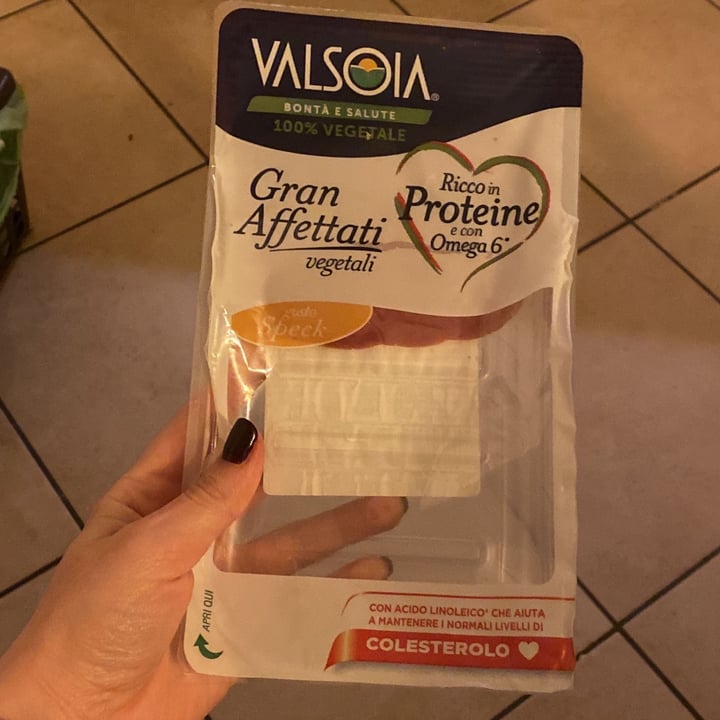 photo of Valsoia Gran Affettati Vegetali Gusto Speck shared by @elisamatta on  08 Feb 2022 - review