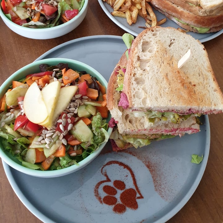 photo of Café Katzentempel Grilled Veggie Sandwich shared by @sotofu on  06 Sep 2021 - review