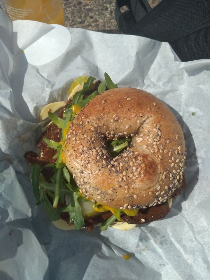 photo of Bross Bagels Little Apple bagel shared by @cynotherium on  21 Apr 2019 - review