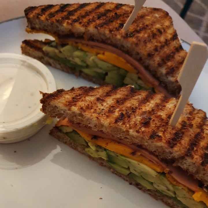 photo of LEVEL V BAKERY Avocado Toast- Deluxe shared by @anistavrou on  03 Sep 2022 - review