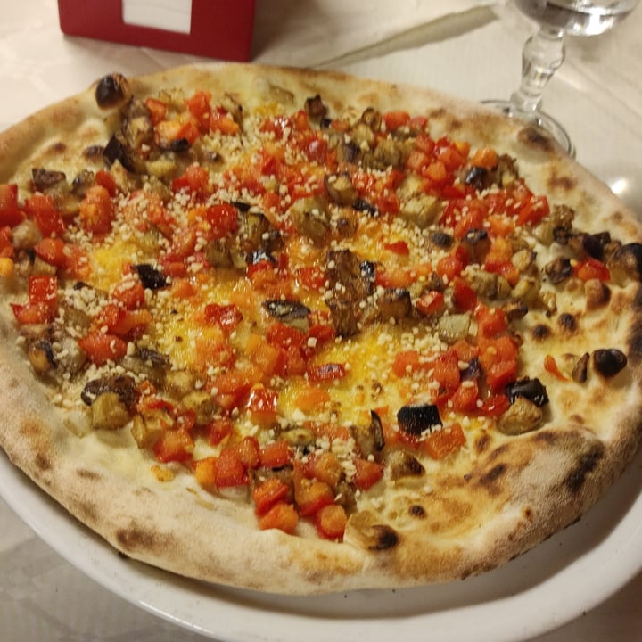review photo of non solo pizza Pizza modificata shared by @sofmont on 13 Nov 2022 - review