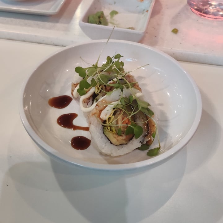 photo of YO! Sushi Yasai roll shared by @dillonsmith on  02 Sep 2021 - review