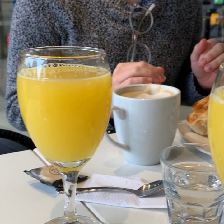 photo of Cafe Martinez Jugo De Naranja shared by @pollyrossetti on  05 Oct 2021 - review