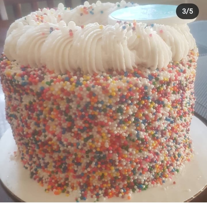 photo of The Boombox Bakeshop Confetti Cake shared by @heatherlydss on  30 Jun 2021 - review