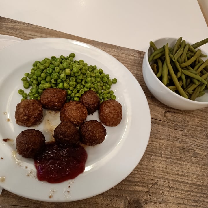 photo of IKEA Bologna vegan meatballs shared by @giuliadaylily on  20 Sep 2021 - review