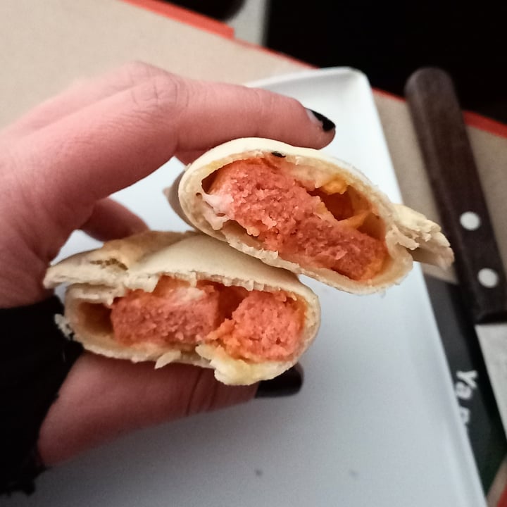 review photo of Empanadas de 10 Villa Urquiza Empanada de Salchicha y Cheddar shared by @kndyd on 16 Jun 2022 - review