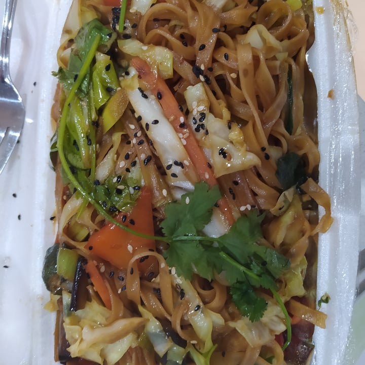 photo of Ds noodlebar Vegan Stir Fry shared by @thecapeflatshippie on  29 Apr 2022 - review