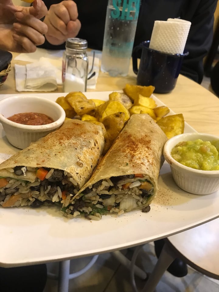 photo of La Cocinita Verde - Comida Vegana Vegan Burritos shared by @angelicarsolarte on  20 Aug 2019 - review
