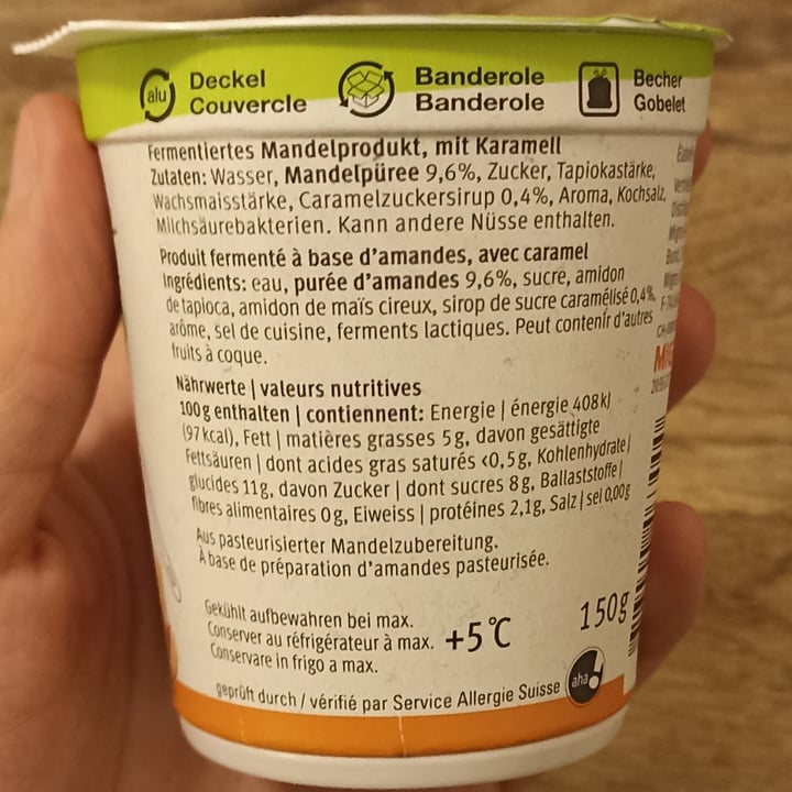 photo of Migros V-Love Plant Based Mandel-Caramel shared by @anna22 on  17 Mar 2022 - review