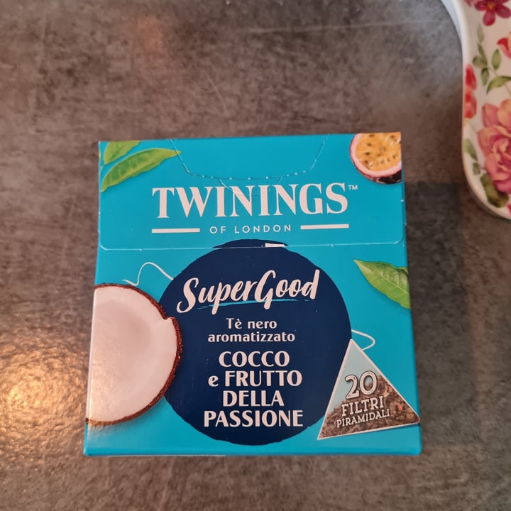 photo of Twinings Super good tè nero aromatizzato al cocco e frutto della passione shared by @jabber on  04 May 2022 - review