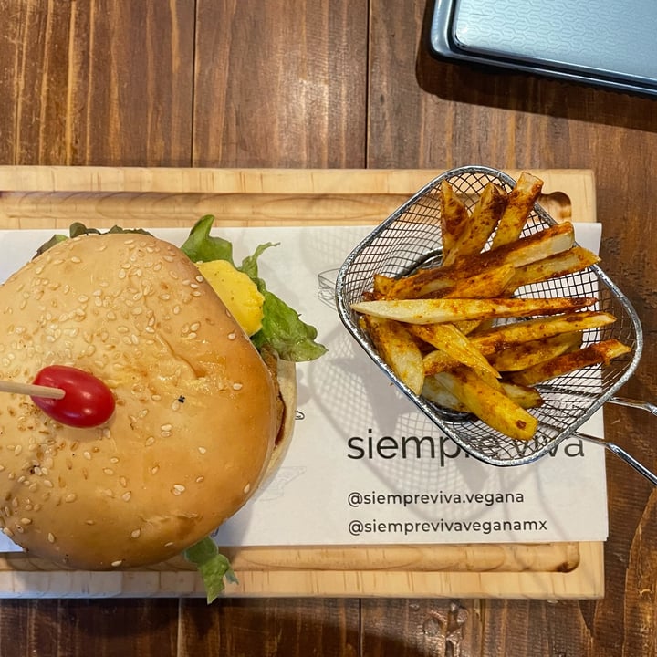 photo of Siempre viva Hamburguesa No Pollo shared by @chica-polemica on  17 Nov 2021 - review