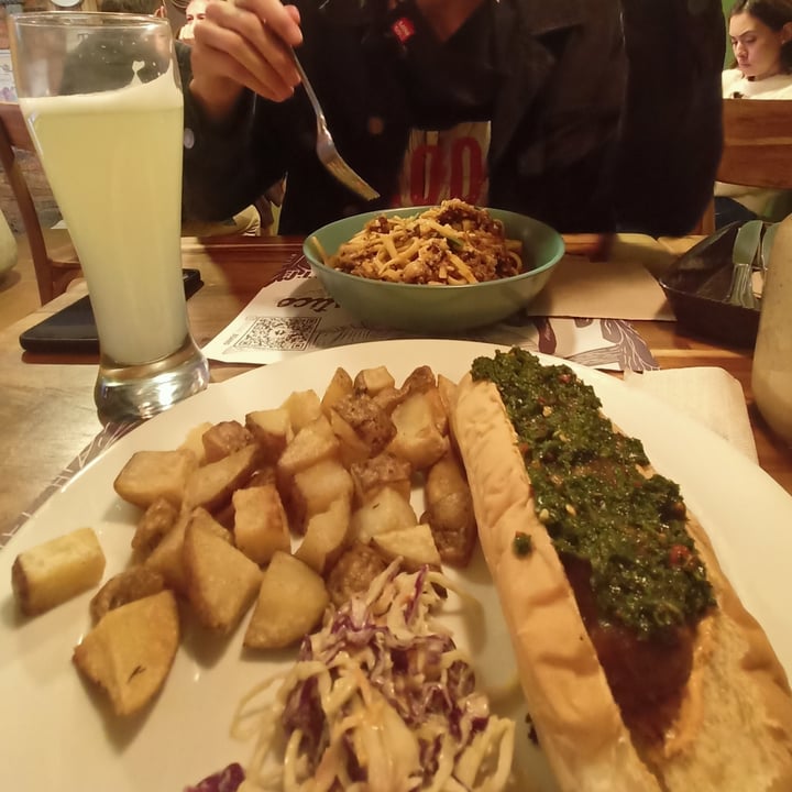 photo of Veggie Beans and Shakes Choripan shared by @gissellearthling on  20 Sep 2022 - review