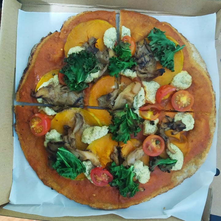 photo of De Raíz Cocina Café Pizza de zapallo Ahumado shared by @angrouses on  20 Sep 2020 - review