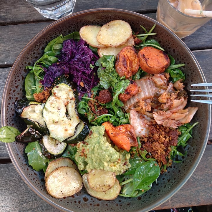 review photo of Moore & Moore Cafe Buddha Bowl shared by @diddleburd on 21 Apr 2022 - review