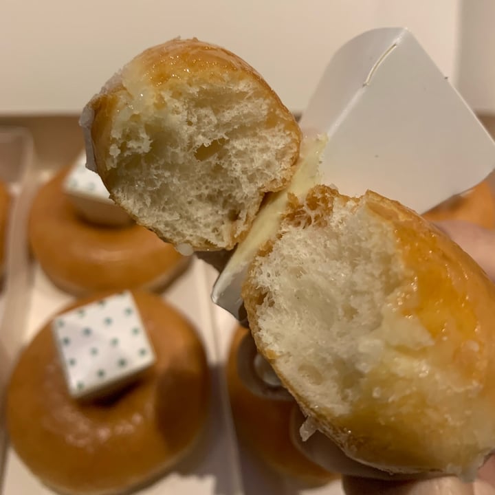 photo of Krispy Kreme Vegan Original Glazed shared by @veganfooduk on  06 Mar 2022 - review