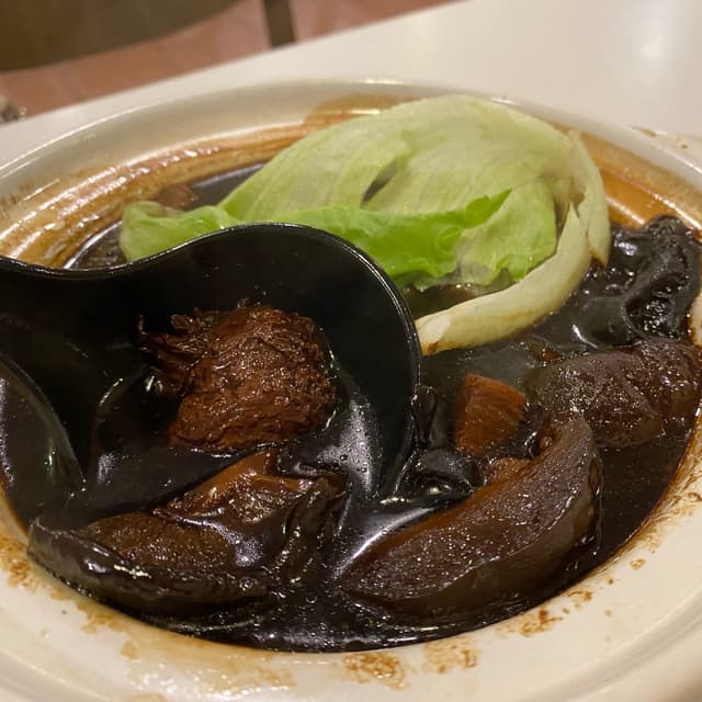 菜肴“Claypot Vinegar Trotter 砂锅猪脚”的照片