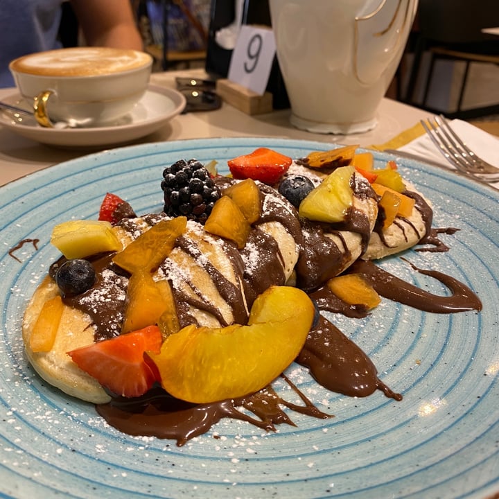 photo of Coccodi Dolce e Salato Cagliari pancake Con Frutta Di Stagione E Cioccolato Vegano shared by @manuflo on  18 Jun 2022 - review