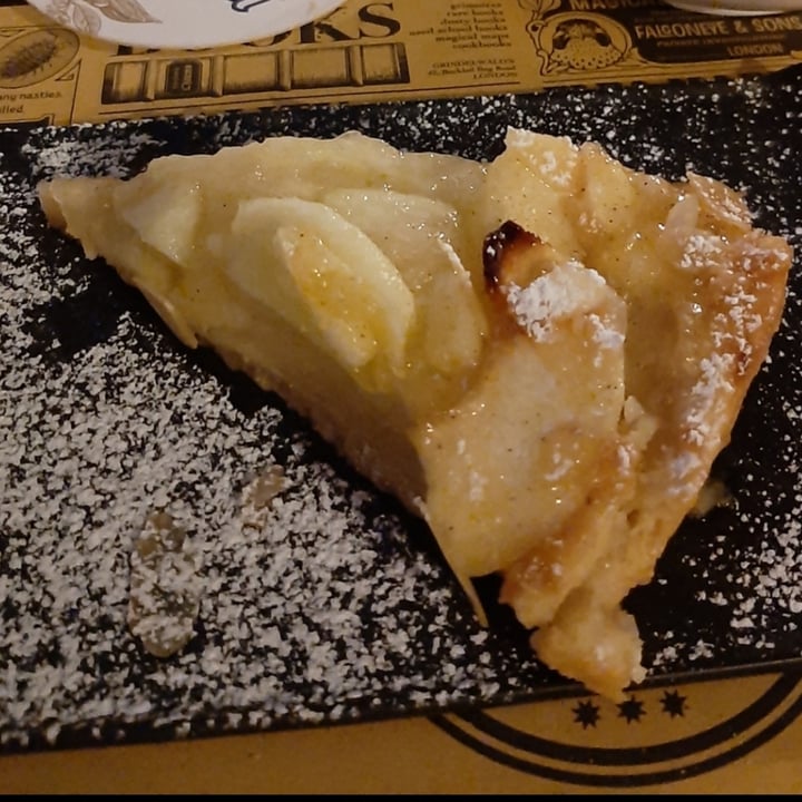 photo of Binario Magic Pub Vegan Apple Pie shared by @darylsbae on  14 Mar 2022 - review