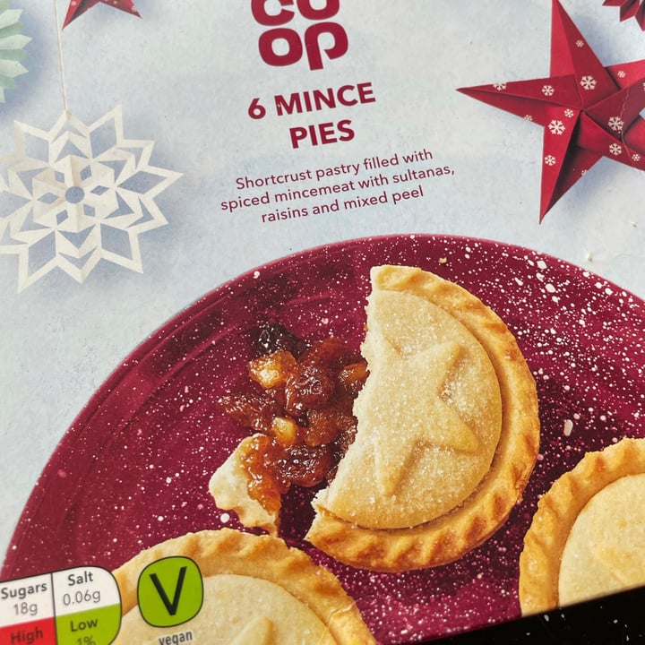 photo of Coop 6 mince pies shared by @roxyvulpes on  17 Sep 2021 - review