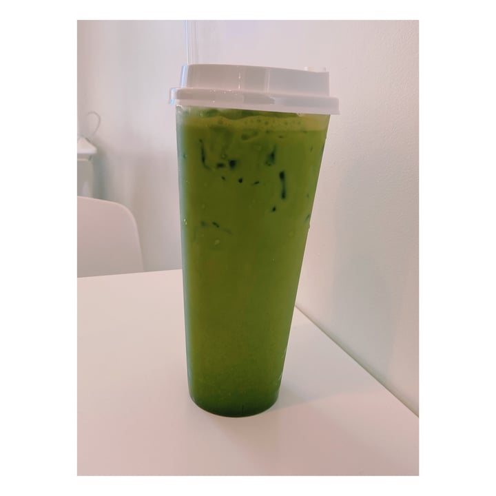 photo of Coffee & Water Lab Matcha Latte (Oat Milk) shared by @groovyjunebug on  31 Jul 2021 - review