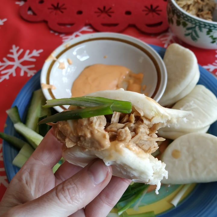 photo of Linda McCartney's Vegetarian Pulled Pork Bao Bun Meal Kit shared by @catsronaut on  25 Dec 2020 - review