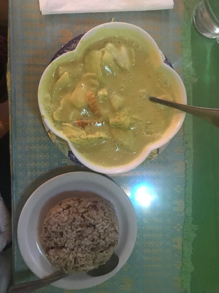 photo of Lime Leaf Thai Yellow curry shared by @mariapacheco on  18 Apr 2019 - review