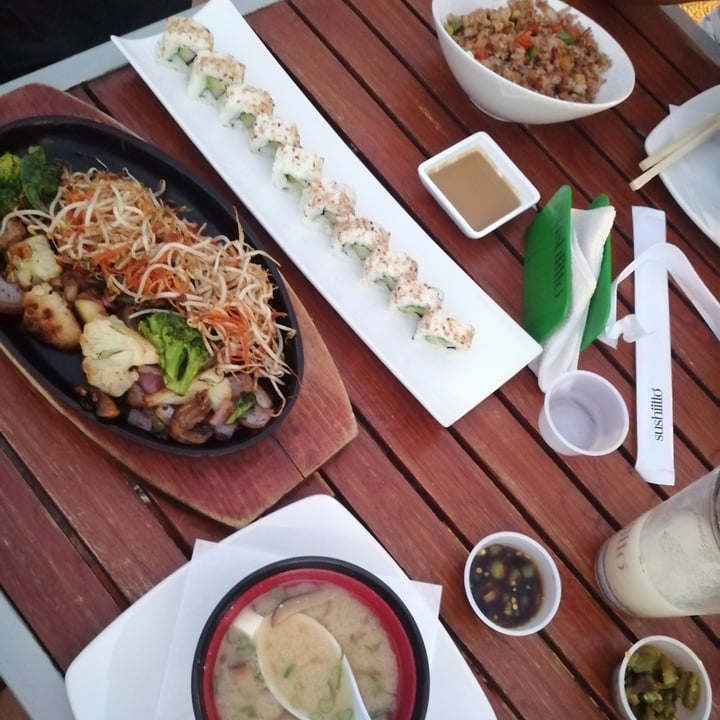 photo of Sushi-itto Excelente Paquete Que Es De Verduras Teriyaki, Sopa Miso y Yakimeshi. Rollo California Vegano. El Aderezo De Cacahuate y ajonjoli Delicioso. shared by @yuyaamador on  11 Jul 2021 - review