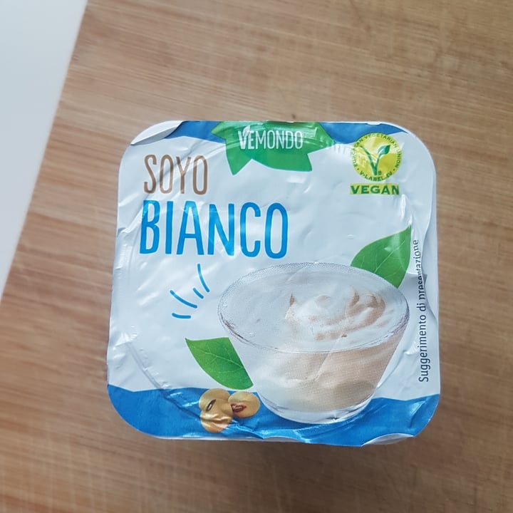 photo of Vemondo  yogurt soia shared by @wlebanane on  11 Aug 2022 - review