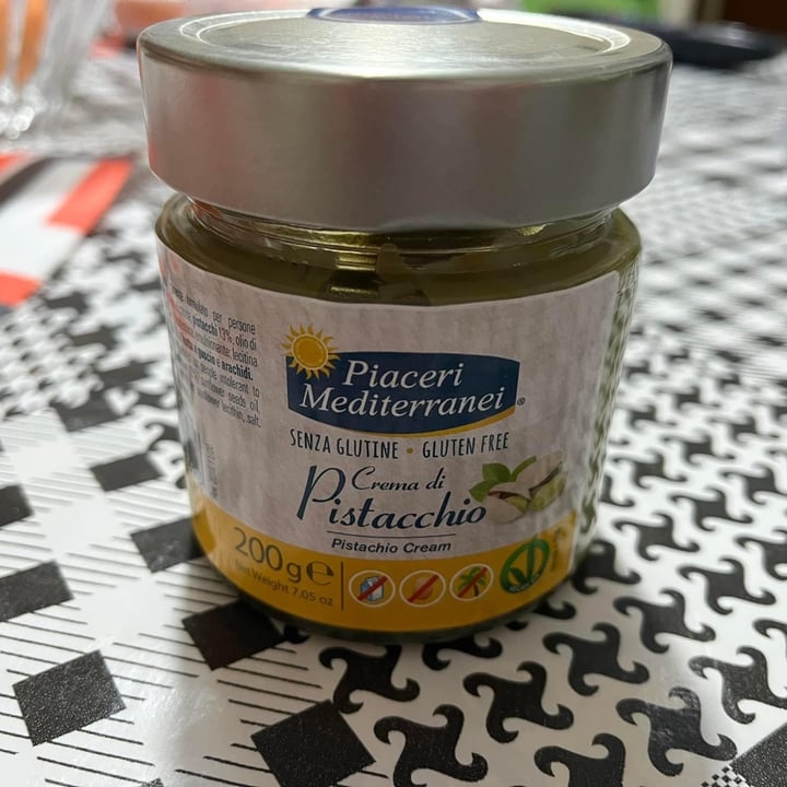 photo of Piaceri Mediterranei Crema di pistacchio shared by @marti5310 on  14 Apr 2022 - review