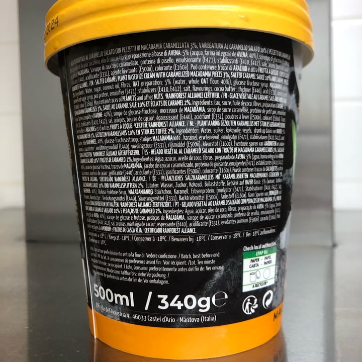 review photo of VClub Macadamia Salted Caramel shared by @claudiaalmeida on 11 Oct 2022 - review