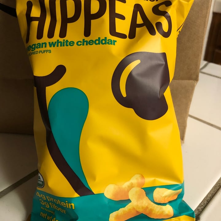 photo of Hippeas Vegan White Cheddar Organic Chickpea Puffs shared by @happy2bvegan on  05 Dec 2021 - review