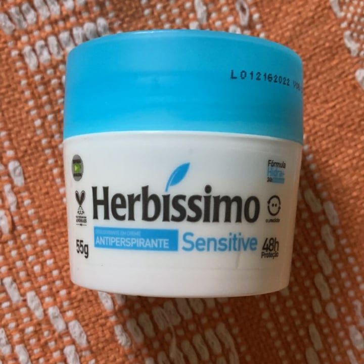 photo of Herbissimo Antiperspirante Neutro shared by @dudarodrigues on  10 Dec 2022 - review